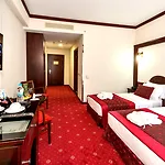Guelhanepark & 4*