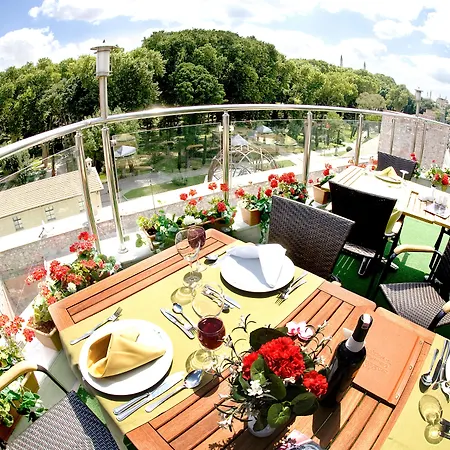 Guelhanepark & Hotell