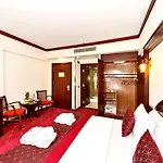 酒店 Guelhanepark & 4*